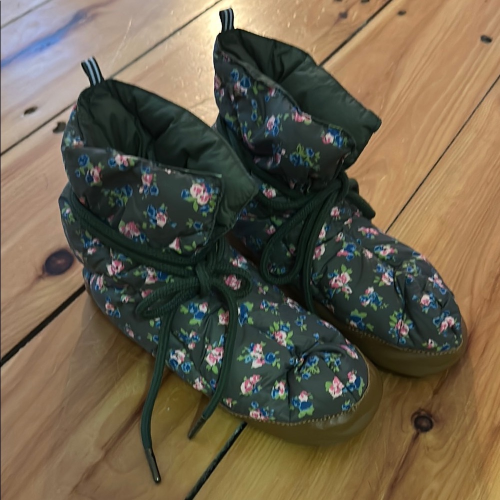 Floral Green Quilted Boots